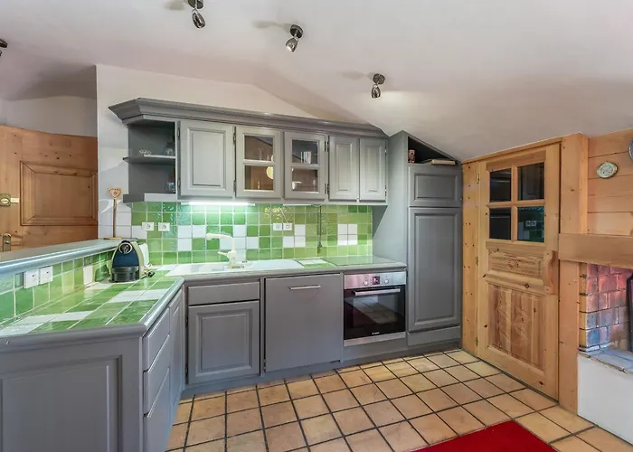 Cosy A 1850 Avec Sauna Et Parking - Fr-1-564-94 * Courchevel